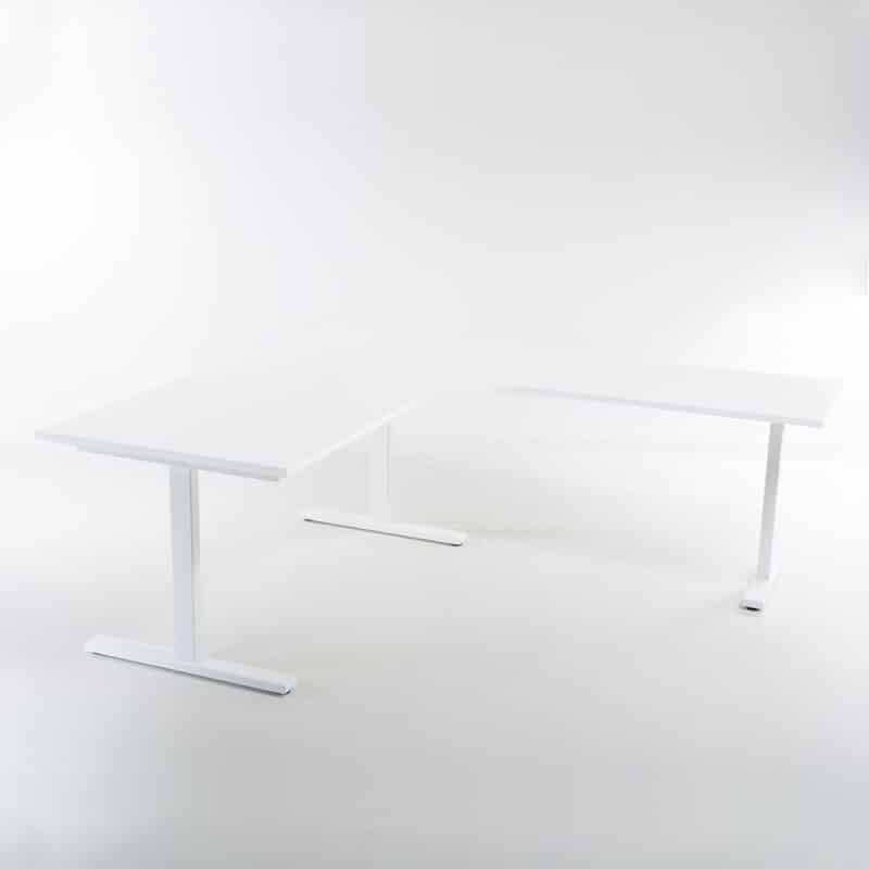 stort hvitt skrivebord